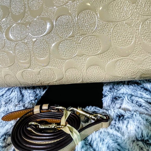 COACH SMALL MARGOT & COACH ACCORDION ZIP WALLET IN SIG DEBOSSED PATENT LEATHER - Picture 2 of 16